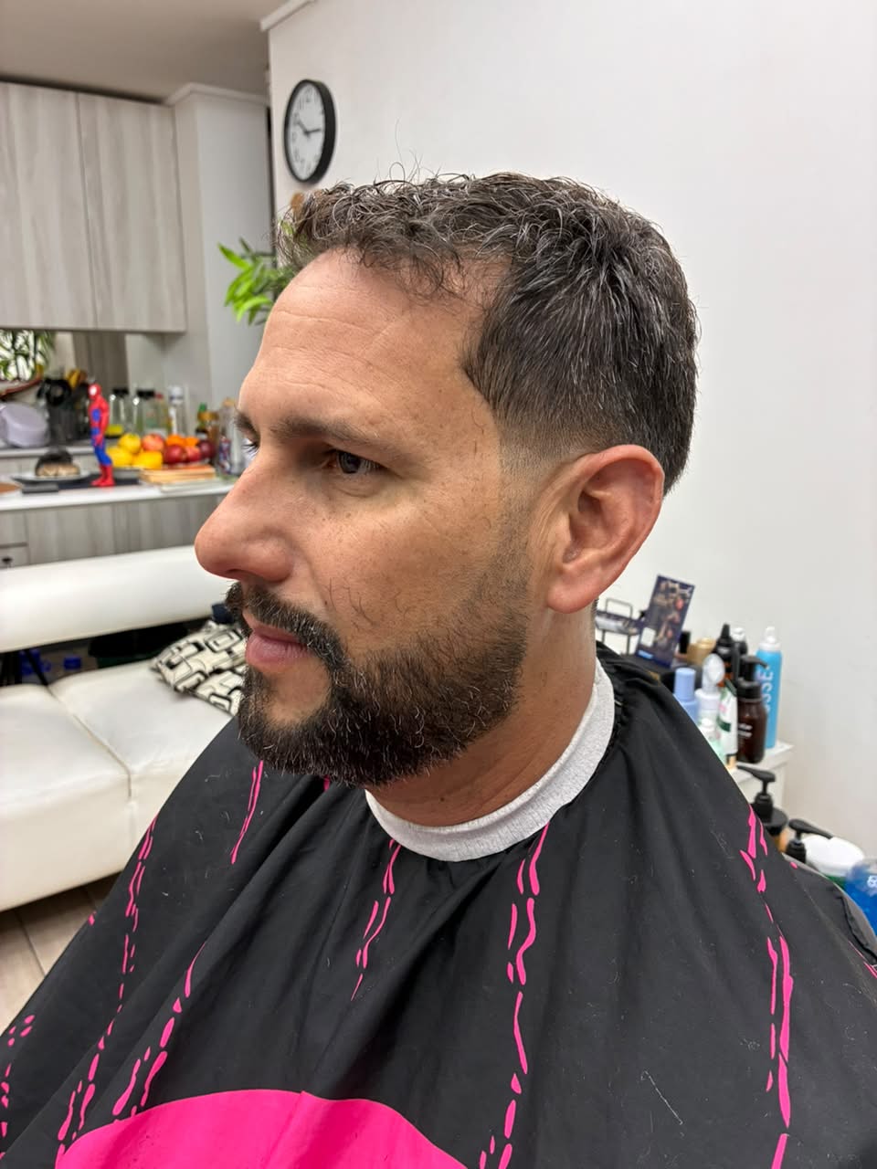 Corte + barba, corte realizado por Charlie en su barbería